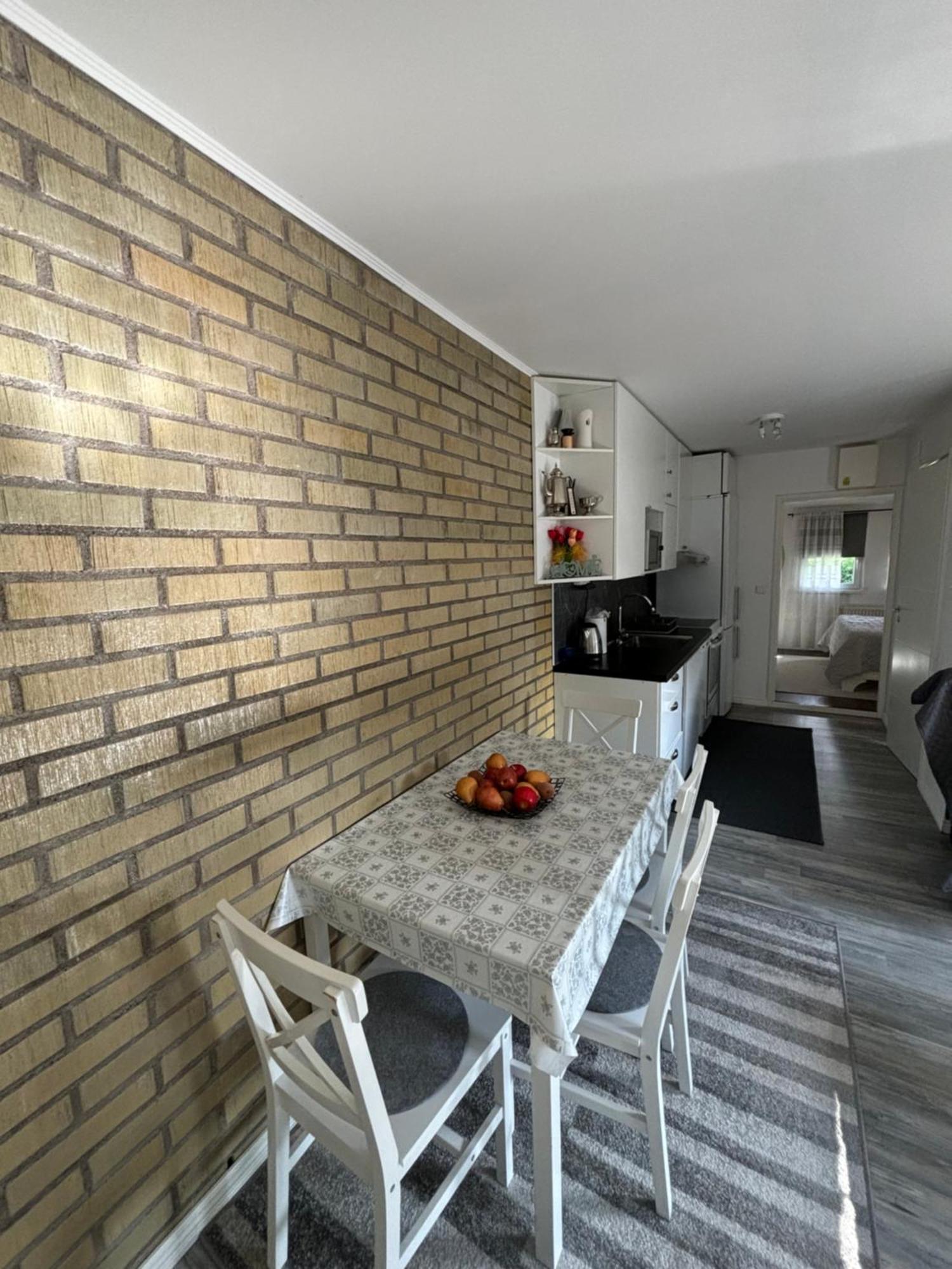 Videdal Apartment 2 Rooms - Own Entrance & Free Parking Malmö Zewnętrze zdjęcie