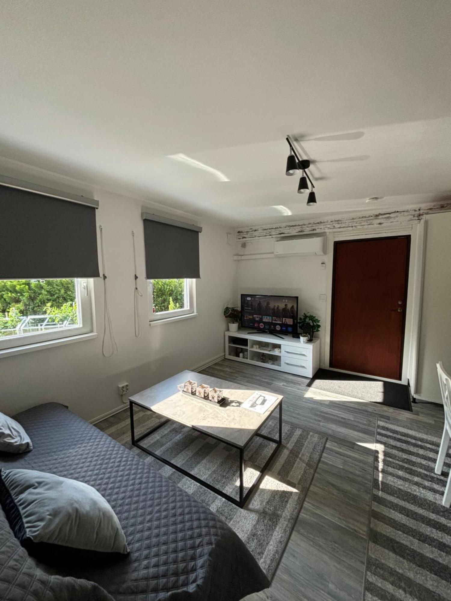 Videdal Apartment 2 Rooms - Own Entrance & Free Parking Malmö Zewnętrze zdjęcie